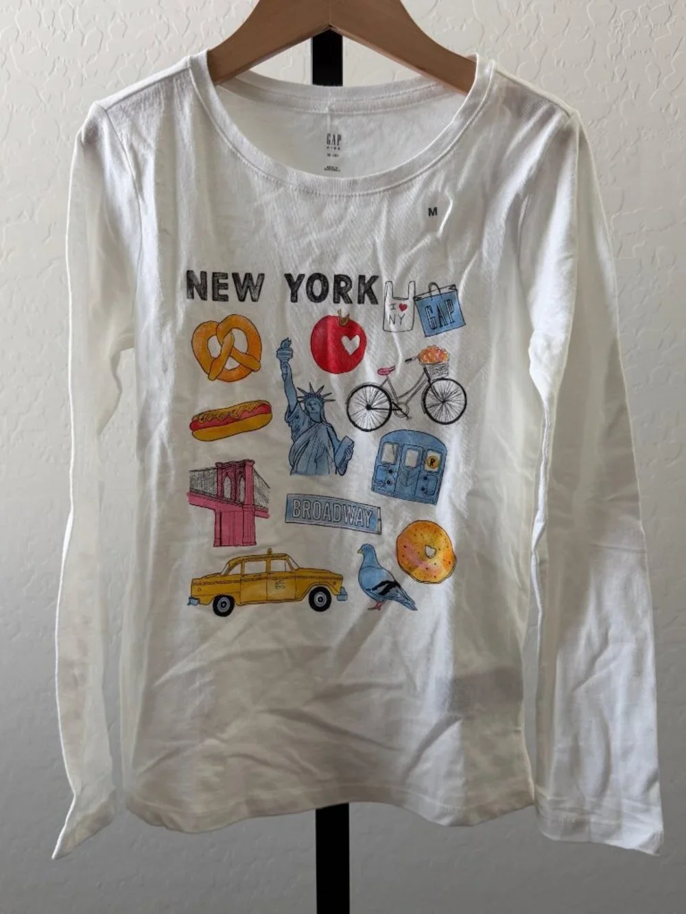 New! Gap Kids New York Long Sleeve sz m (C936)